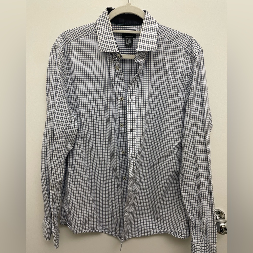 Men’s button up dress shirt